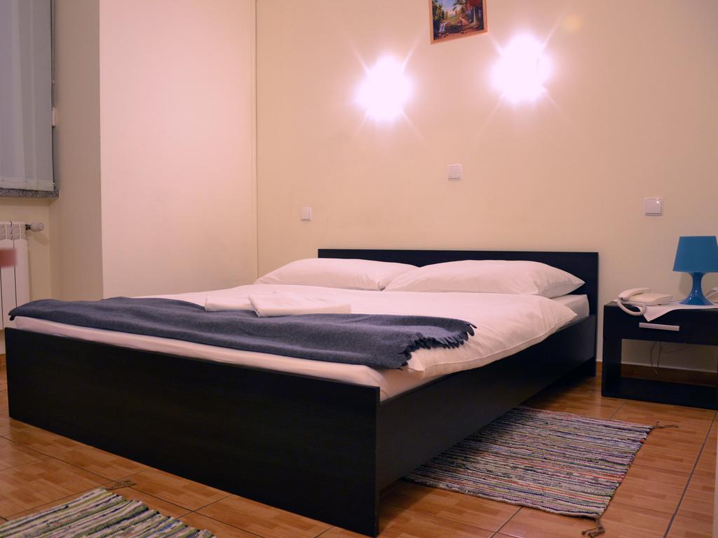 Zajazd Kwadrat Motel Dabrowa Gornicza Room photo